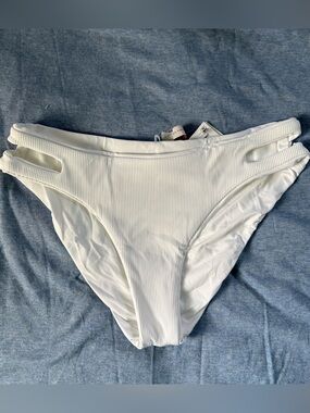 NWT BECCA Modern Edge Women's Hipster Ribbed Bikini Bottom. Sz: Small
